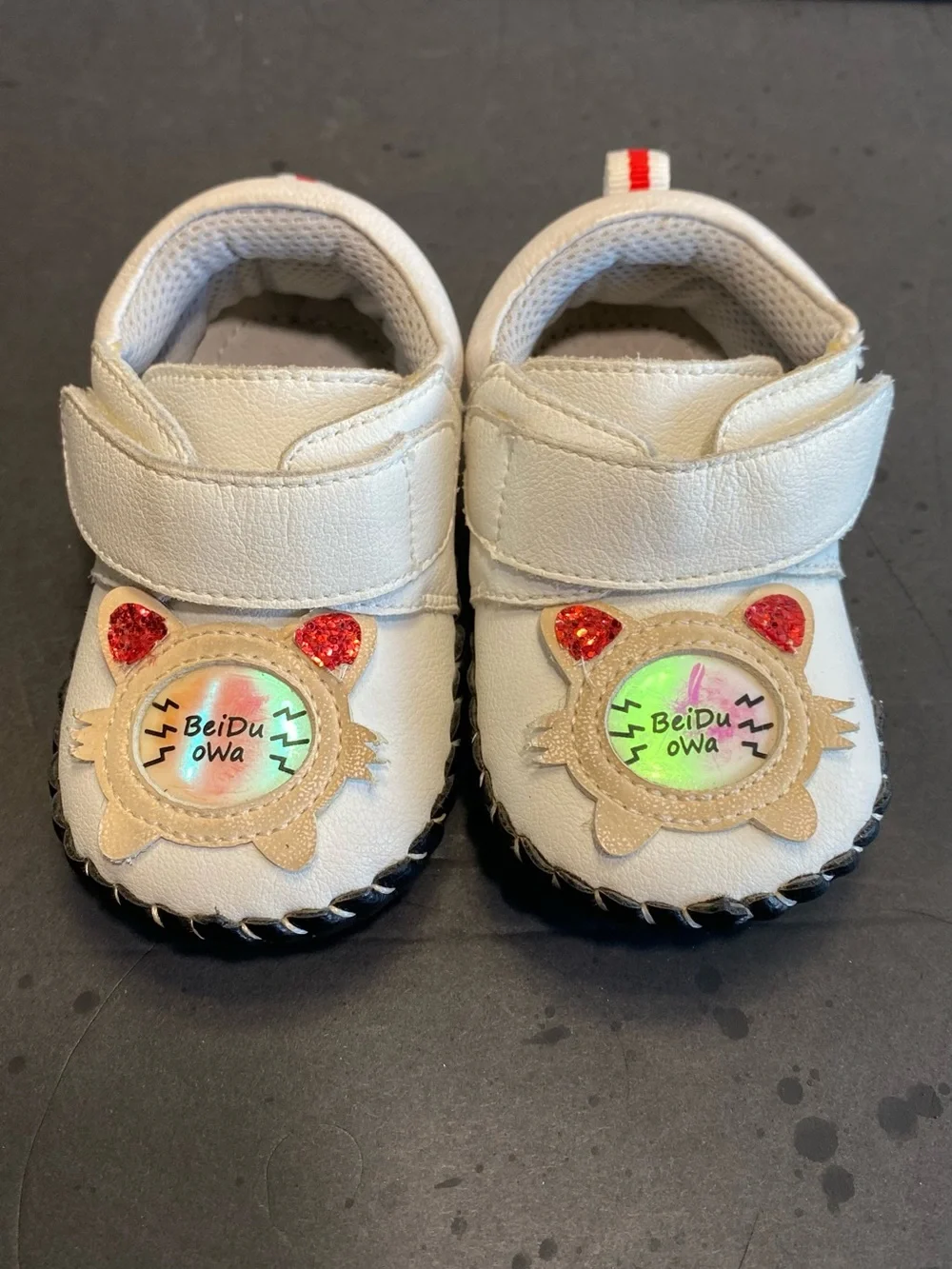 White Baby Walker Shoes with Cat Appliqué